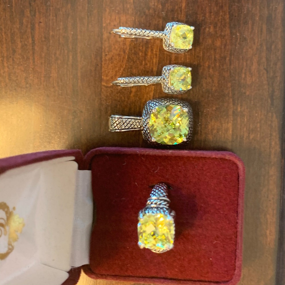 Premier ring size 9